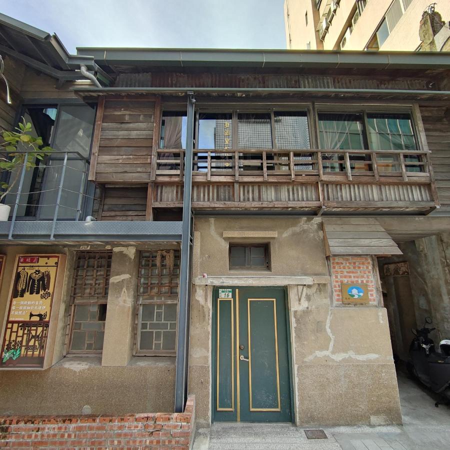 Jerry'S Mazehut Hostel Tainan Bagian luar foto