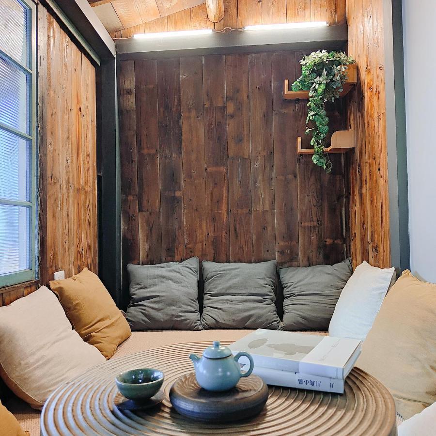 Jerry'S Mazehut Hostel Tainan Bagian luar foto