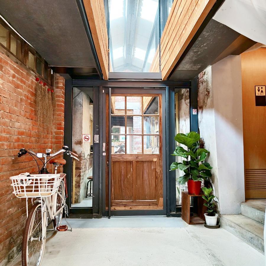 Jerry'S Mazehut Hostel Tainan Bagian luar foto