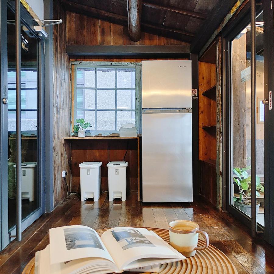 Jerry'S Mazehut Hostel Tainan Bagian luar foto