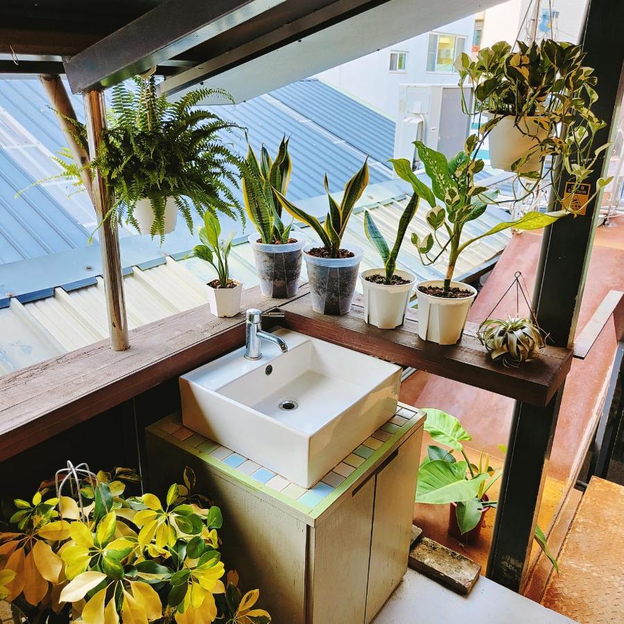 Jerry'S Mazehut Hostel Tainan Bagian luar foto