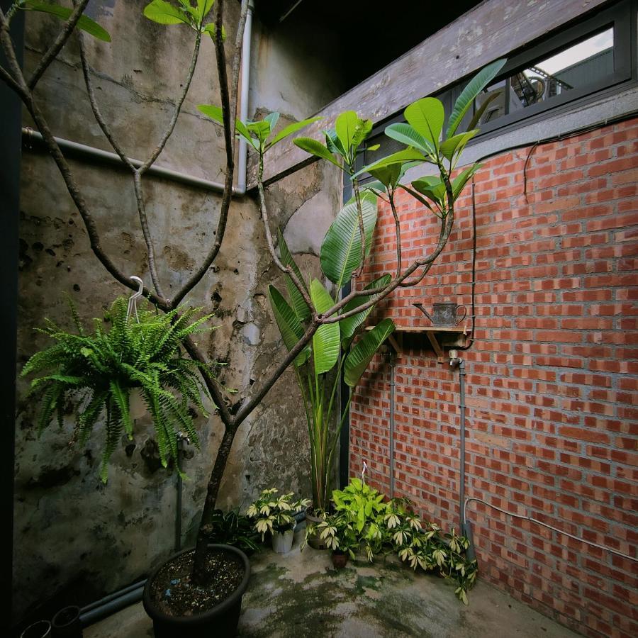 Jerry'S Mazehut Hostel Tainan Bagian luar foto