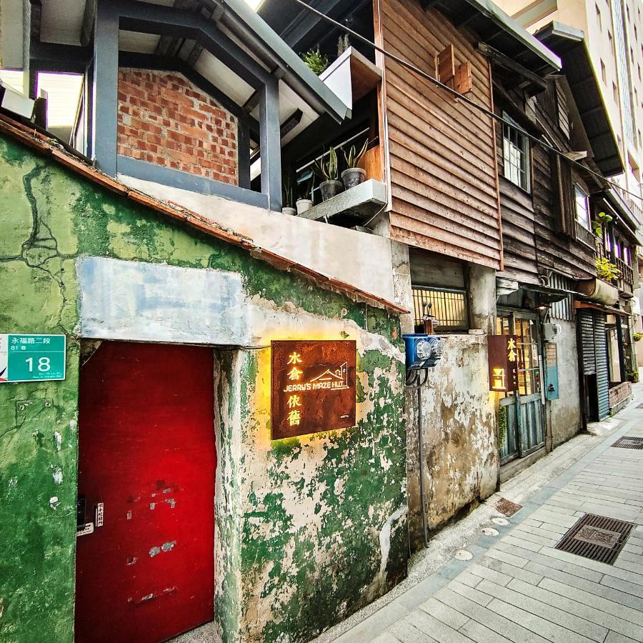 Jerry'S Mazehut Hostel Tainan Bagian luar foto